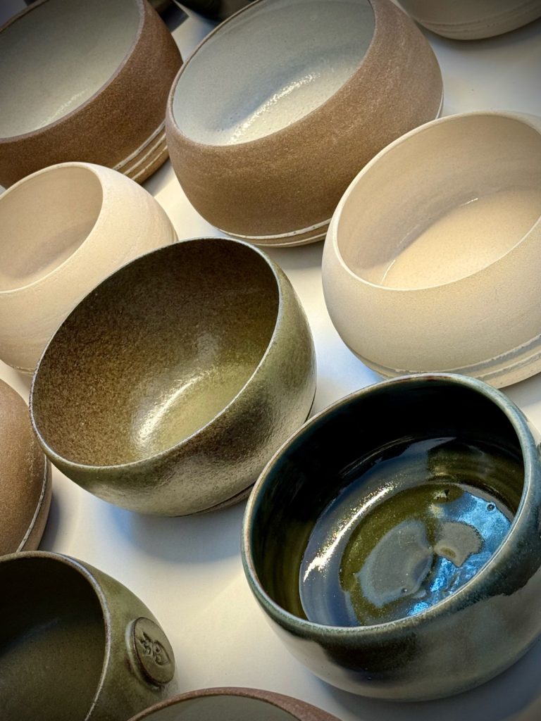 Cerámica de exposición Elizabeth Kassis